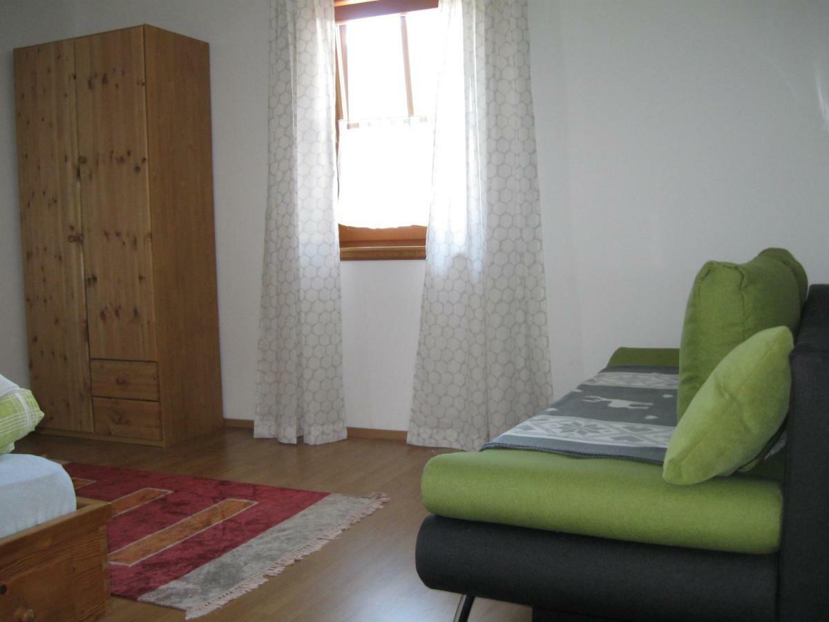 דירות אוטנדורף Haus Am Dorfplatz מראה חיצוני תמונה